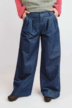 PANTALONE "BEATRICE" CON PINCES VELLUTO COSTE DENIM CHIARO